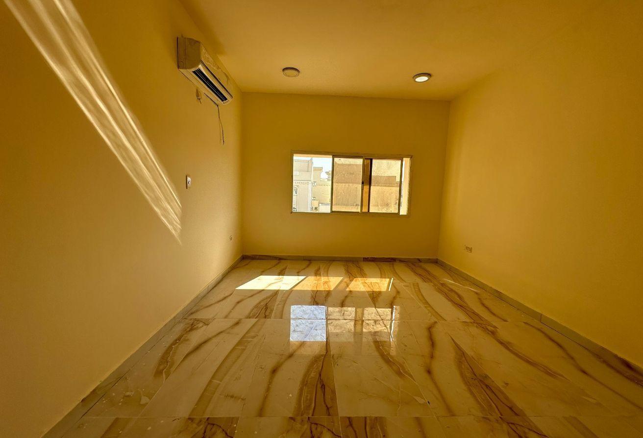 Al Kharaitiyat room and lounge - Apartment in Al Kharaitiyat