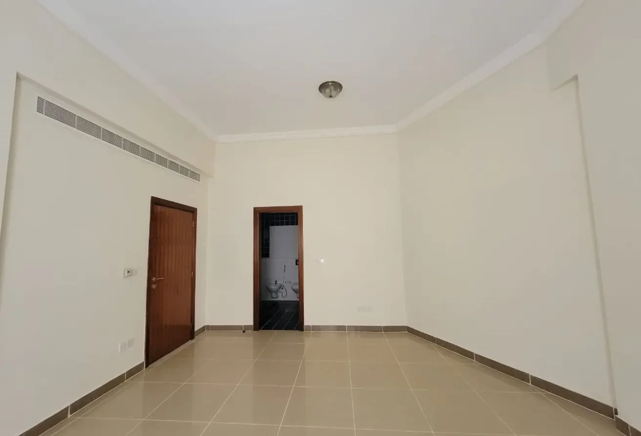 2 BHK Un Furnished Apartment Near to Metro Station - Apartment in Najma Street