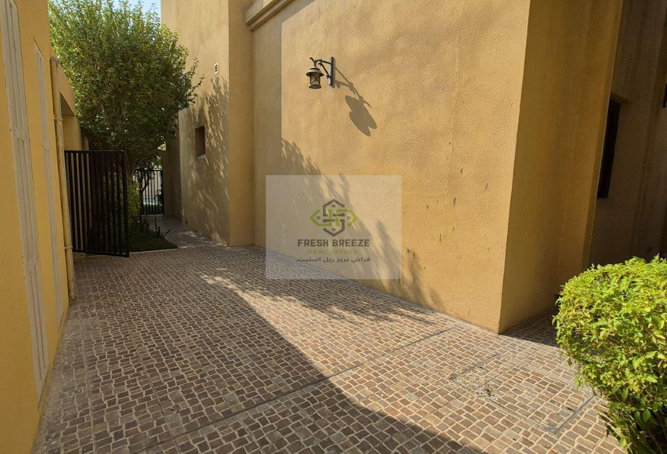 4BDR + Maid Room Compound Villa In Al-Hilal. - Villa in Al Hilal