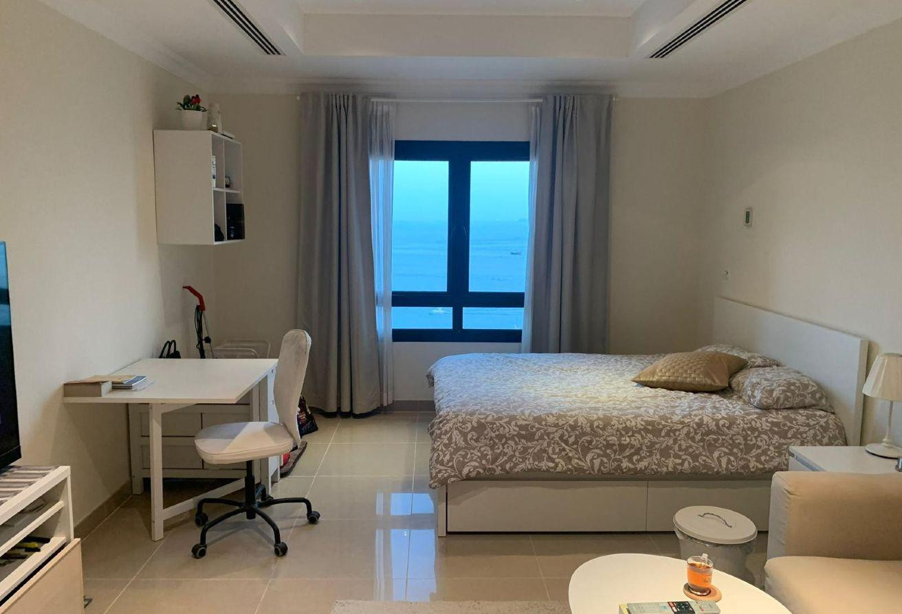 AMAZING STUDIO-S/F- SEA VIEW - Studio Apartment in West Porto Drive