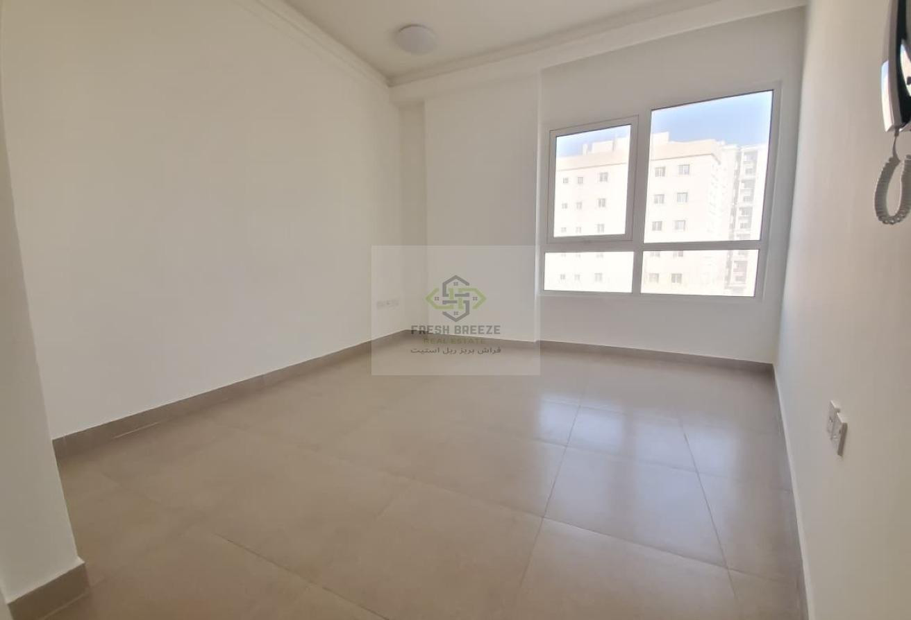 Elegant 2 BHK Unfurnished Apartment with bills - Apartment in Ibn Al Haitham