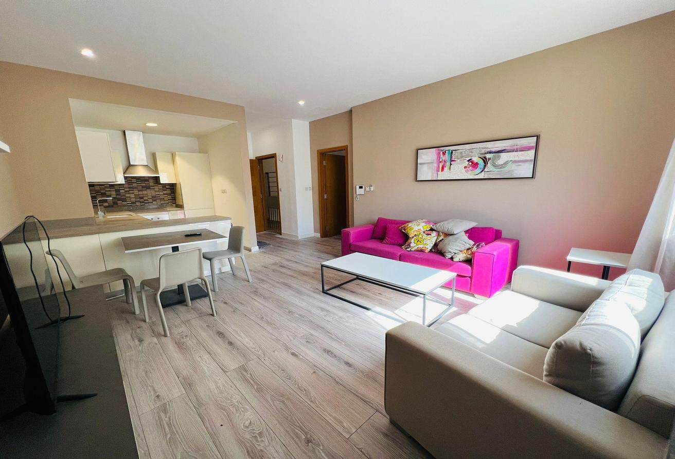 FF 1BHK ! All Inclusive ! Short and Long Term