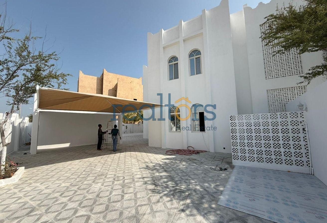 Renovated 4 plus Maid Villa with Pool in Lagoon