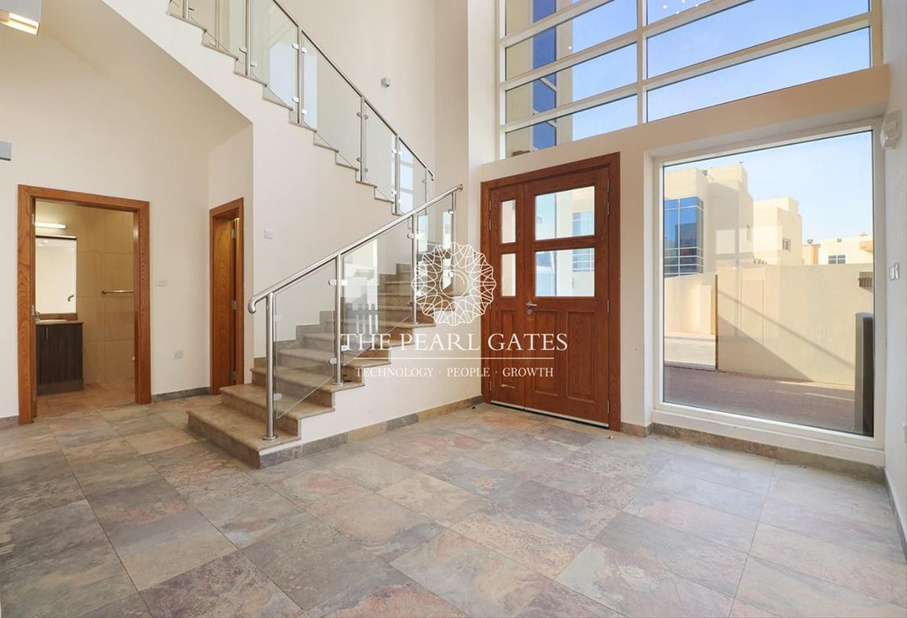 Private Pool | High Ceiling | 5 Bedroom Villa - Villa in Wadi Al Shaheeniya Street