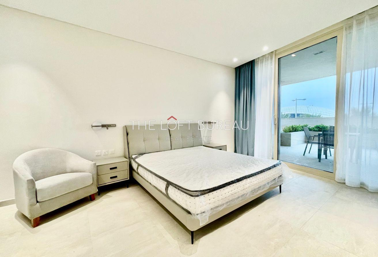 Modern 1BR Flat with Sea-View Balcony, Lusail - Apartment in Marina District