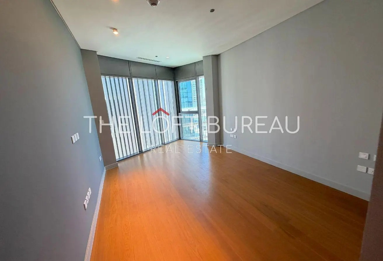 HURRY UP / GOOD INVESTMENT / STADUIM VIEW