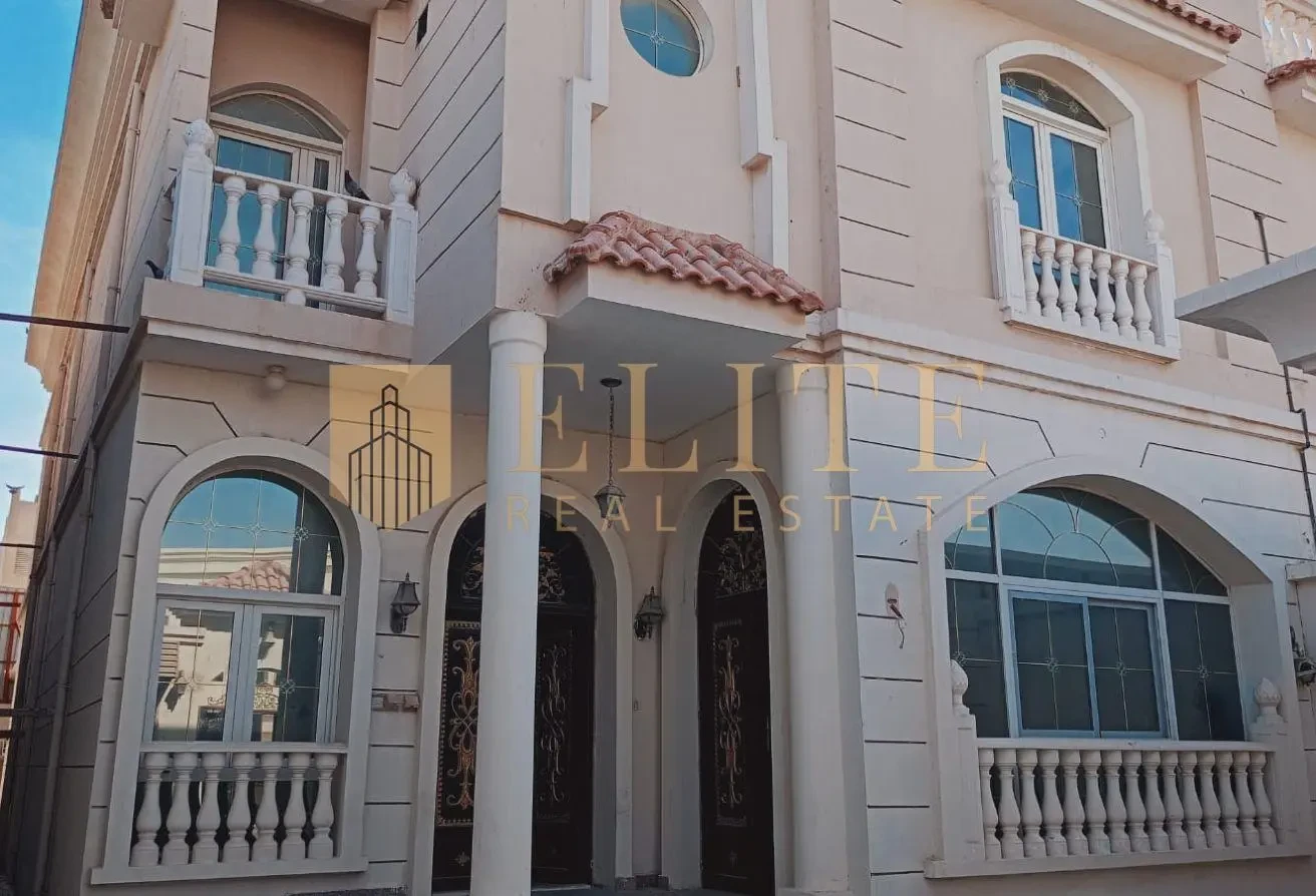 Spacious 6-Bedroom Stand-Alone Villa in Umm Sla - Villa in Umm Salal Ali