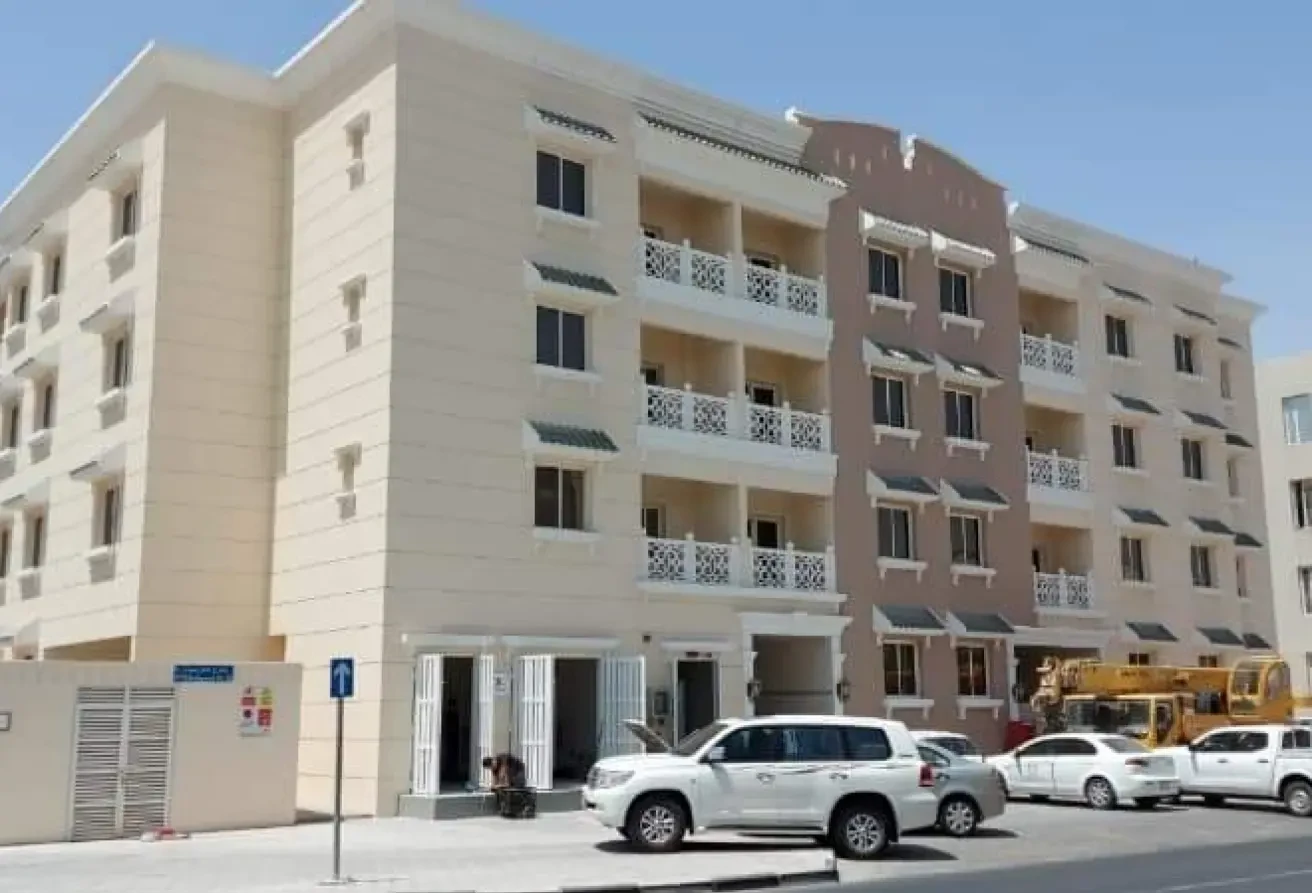 Unfurnished 2 BHK Apartment for Rent in Old Airpor - Apartment in Old Airport Road
