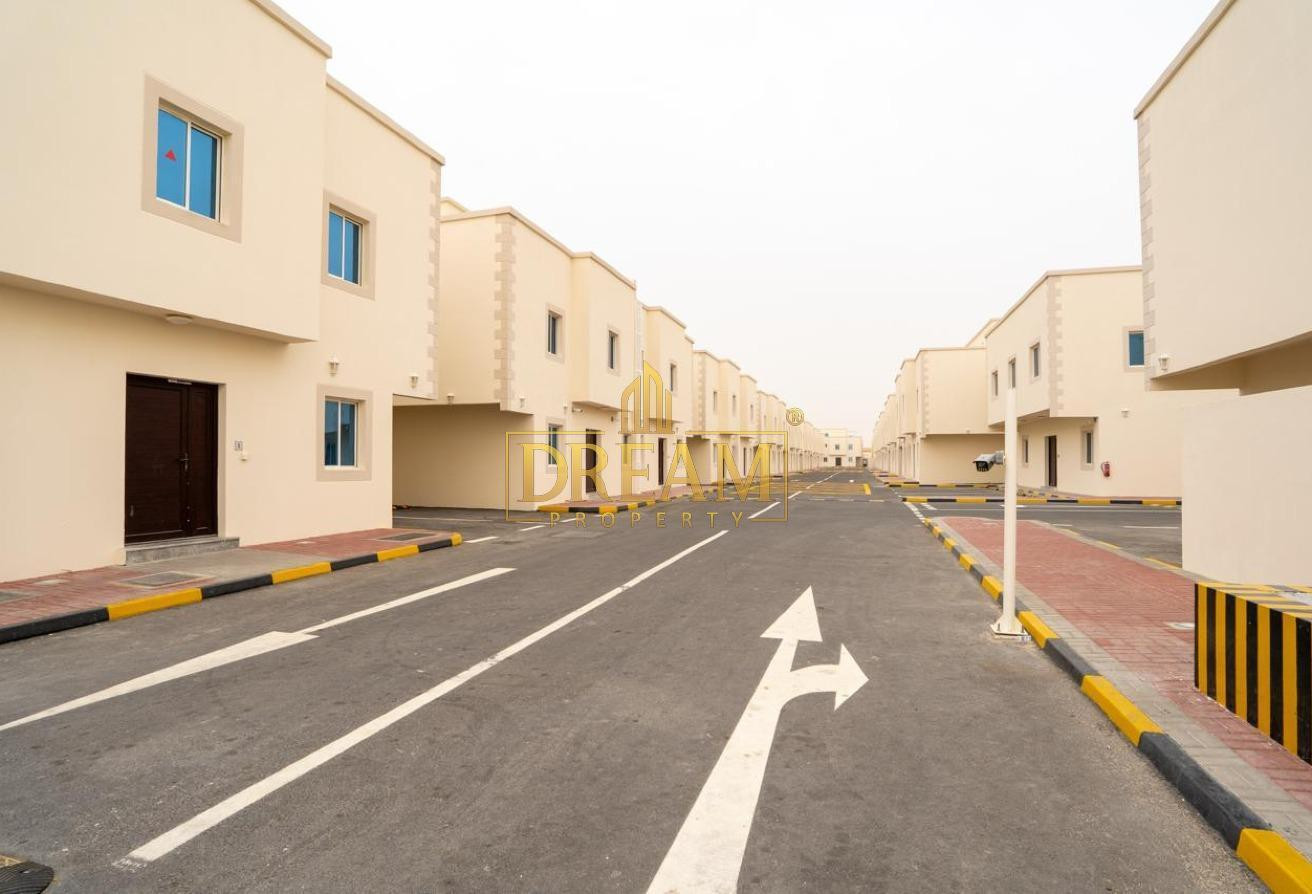 Brand New Elegant 6 Bedroom Villa in Al Kheesa - Villa in Al Keesa Gate