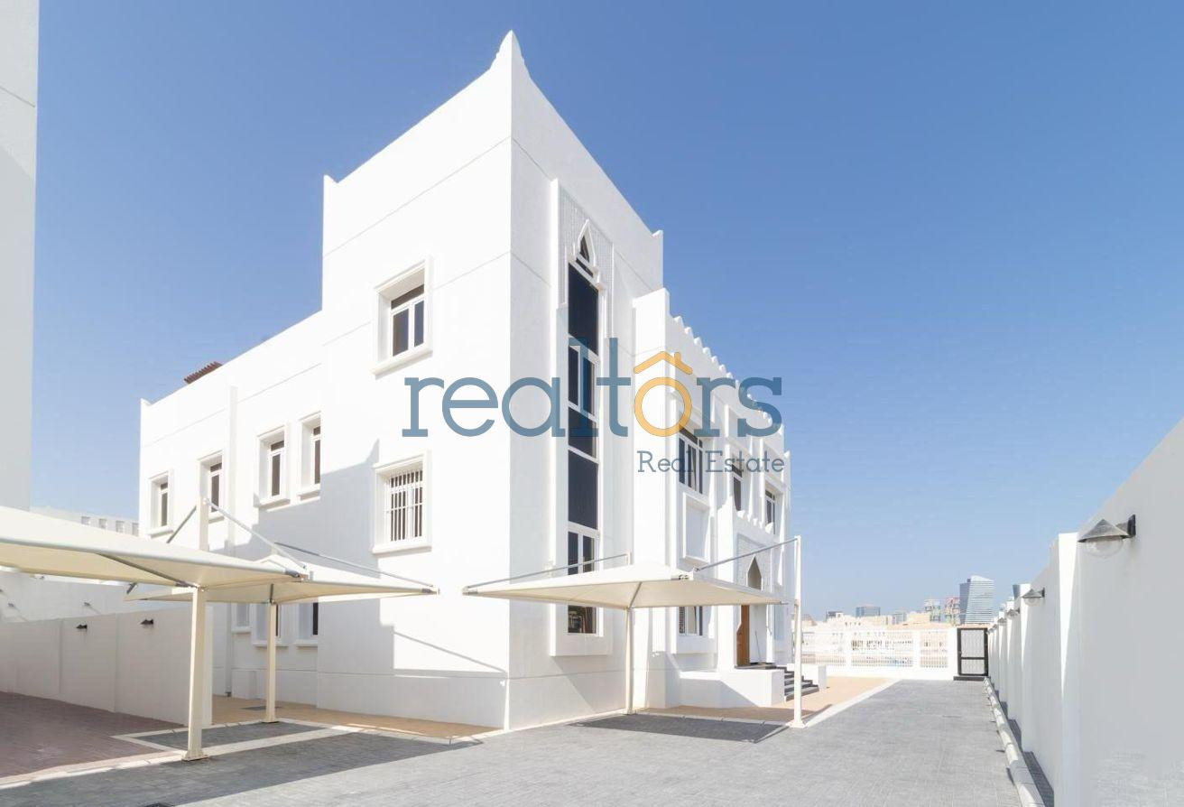 Luxury 6-Bed Villa with Maid &amp; Driver Room - Villa in West Bay Lagoon