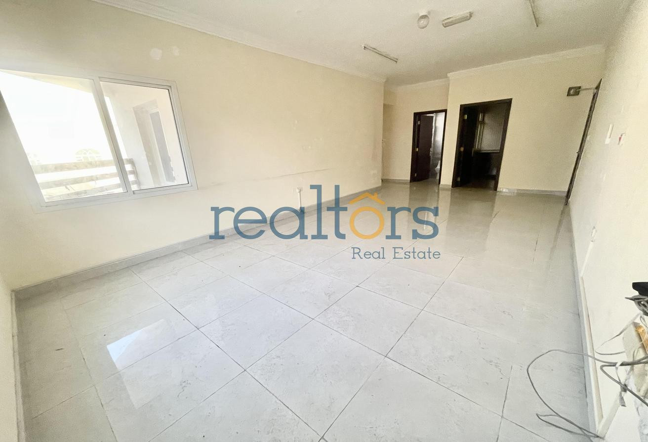 Budget Friendly | Unfurnished 2BR | 2 Balconies - Apartment in Bin Omran 35
