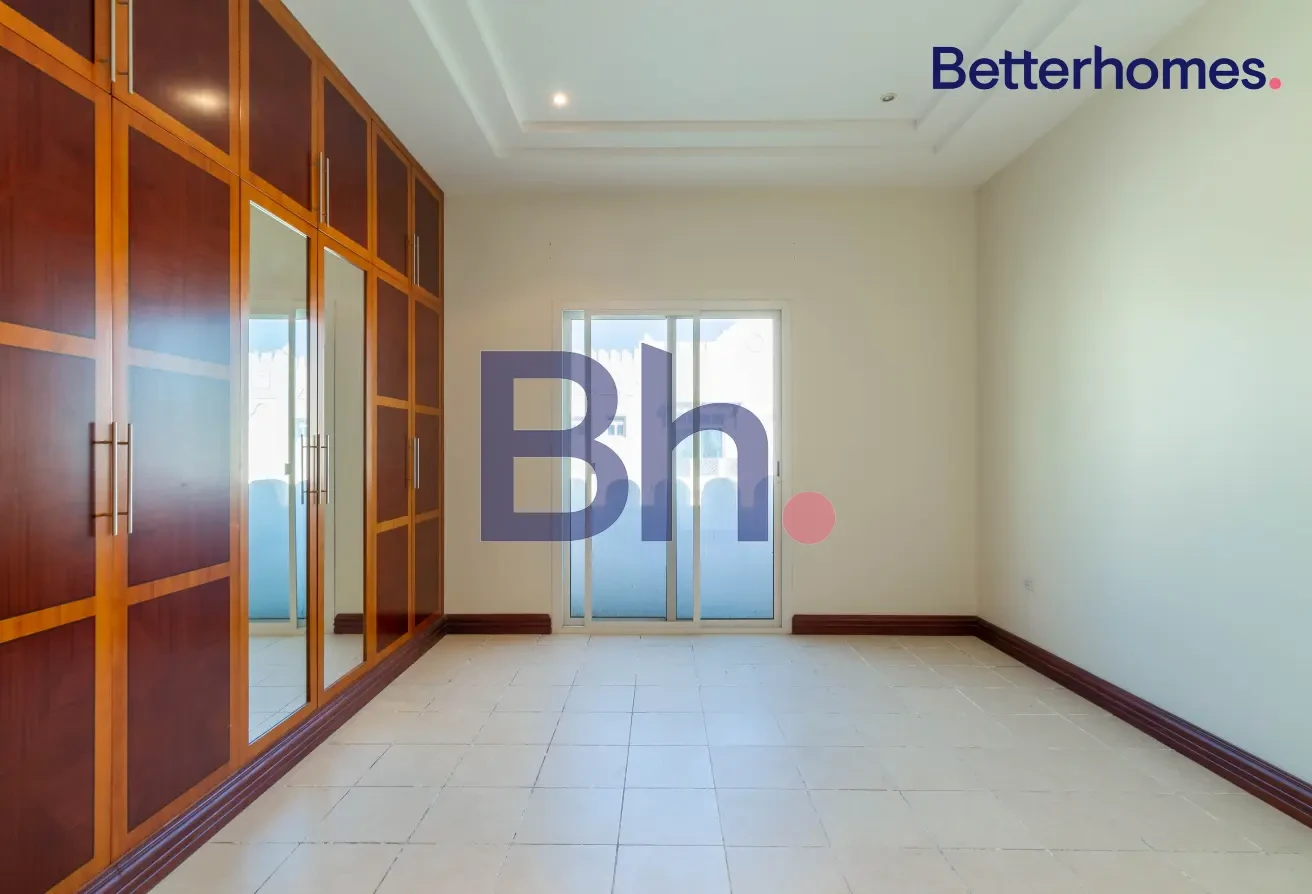 SPACIOUS 4BR VILLA WITH MAID’S ROOM | WEST BAY - Compound Villa in West Bay Lagoon