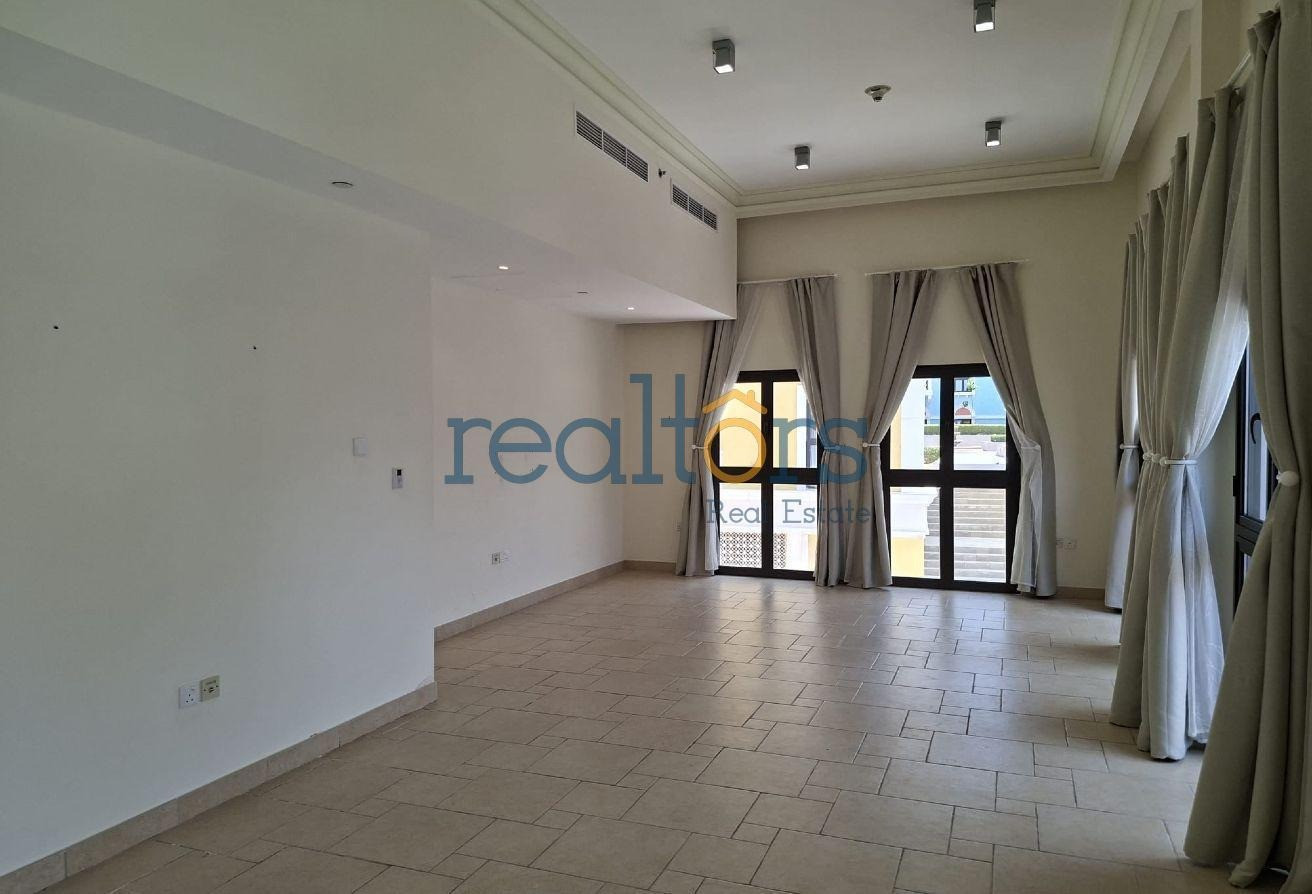 Gorgeous 3 bedroom unit with nice canal view