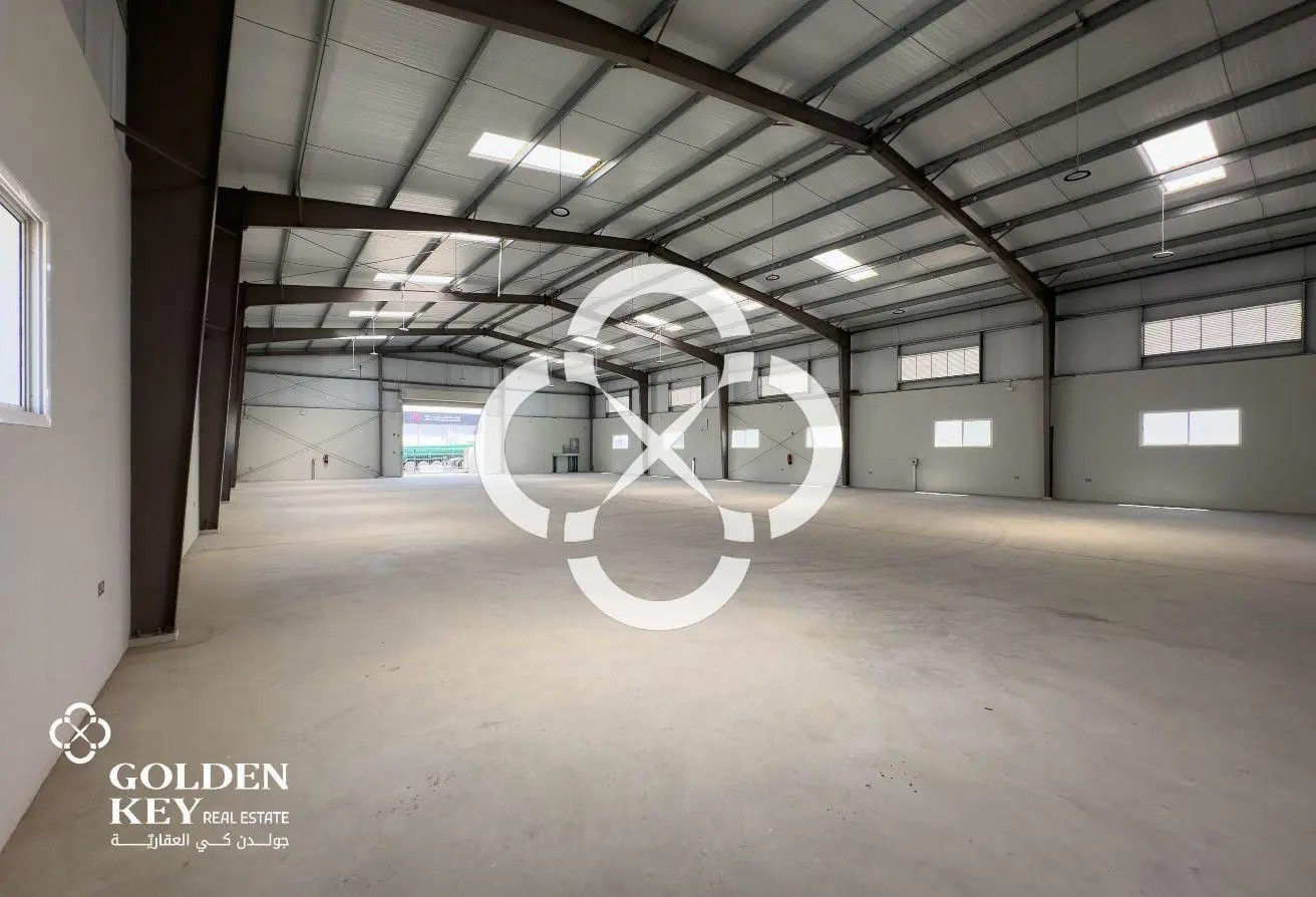 Expansive 1300sqm Workshop with Mezzanine, Office