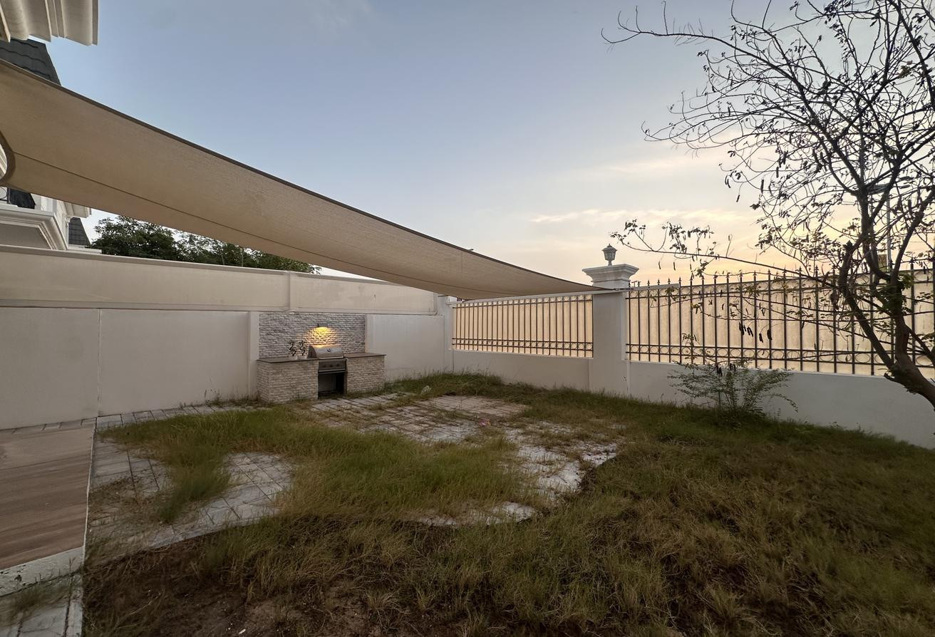 4 PLUS MAID VILLA WITH A PRIVATE GARDEN - Compound Villa in Lusail Residence