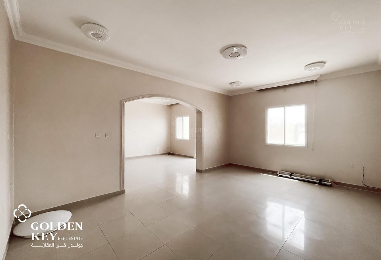 Standalone 4-Bedroom Villa for Rent in Lzghawa - Villa in Izghawa