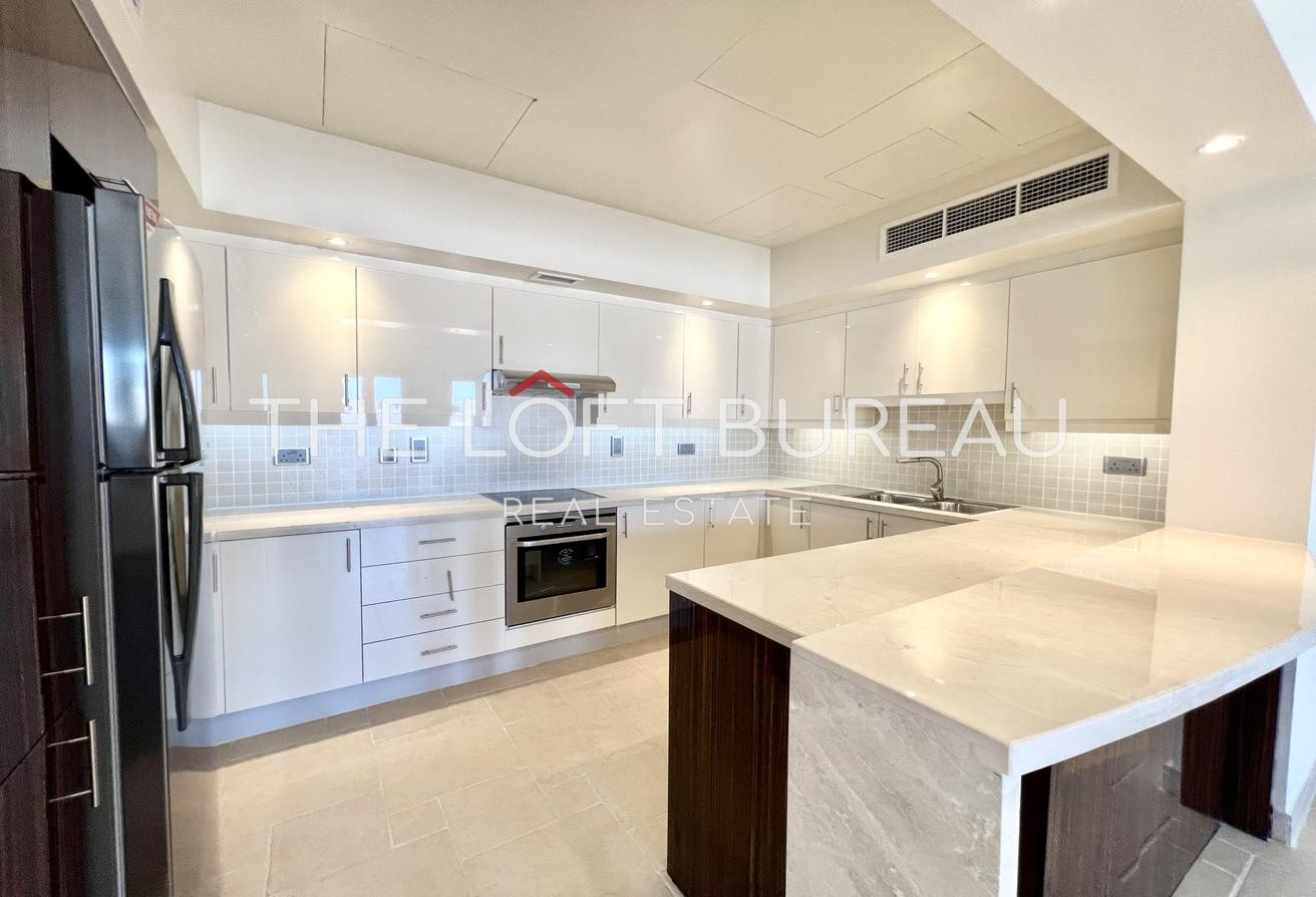 Elegant 2 BHK Townhouse | Private Beach Access - Townhouse in Venezia