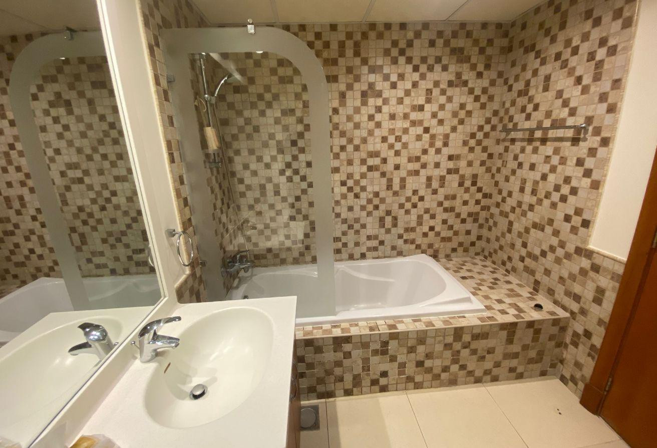 AMAZING 1 BEDROOM-F/F-HIGH FLOOR WITH NICE VIEW - Apartment in West Porto Drive