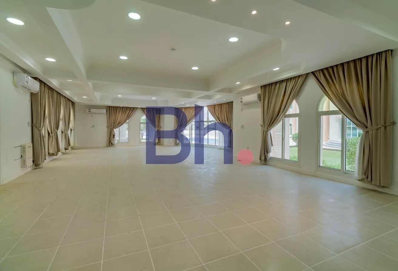 SPACIOUS | 5 MASTER BEDROOMS | MONTH FREE - Compound Villa in West Bay Lagoon