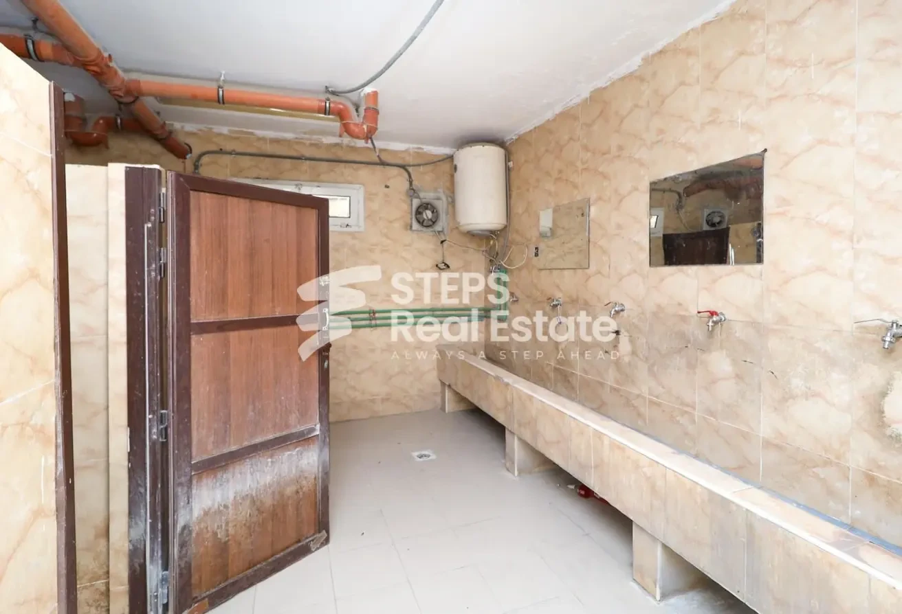 Labour Camp with 36 Rooms in Industrial Area - Labor Camp in Industrial Area