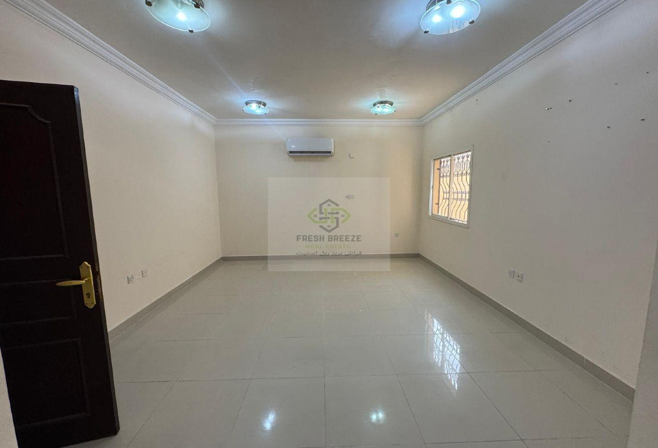 4BHK+MAID ROOM-ONE MONTH FREE-COMPOUND VILLA - Villa in Street 870