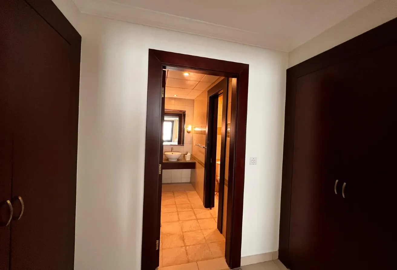 FULLY FURNISHED 1 BEDROOM APARTMENT IN THE PEARL - Apartment in Tower 24