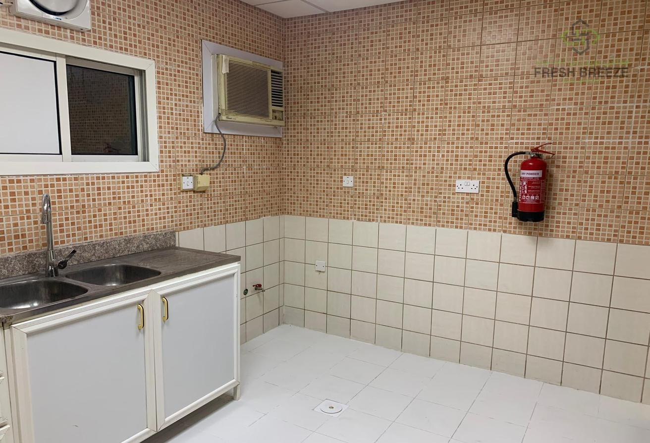 2BR Un-Furnished Apartment For Family - Apartment in Umm Ghuwailina 4