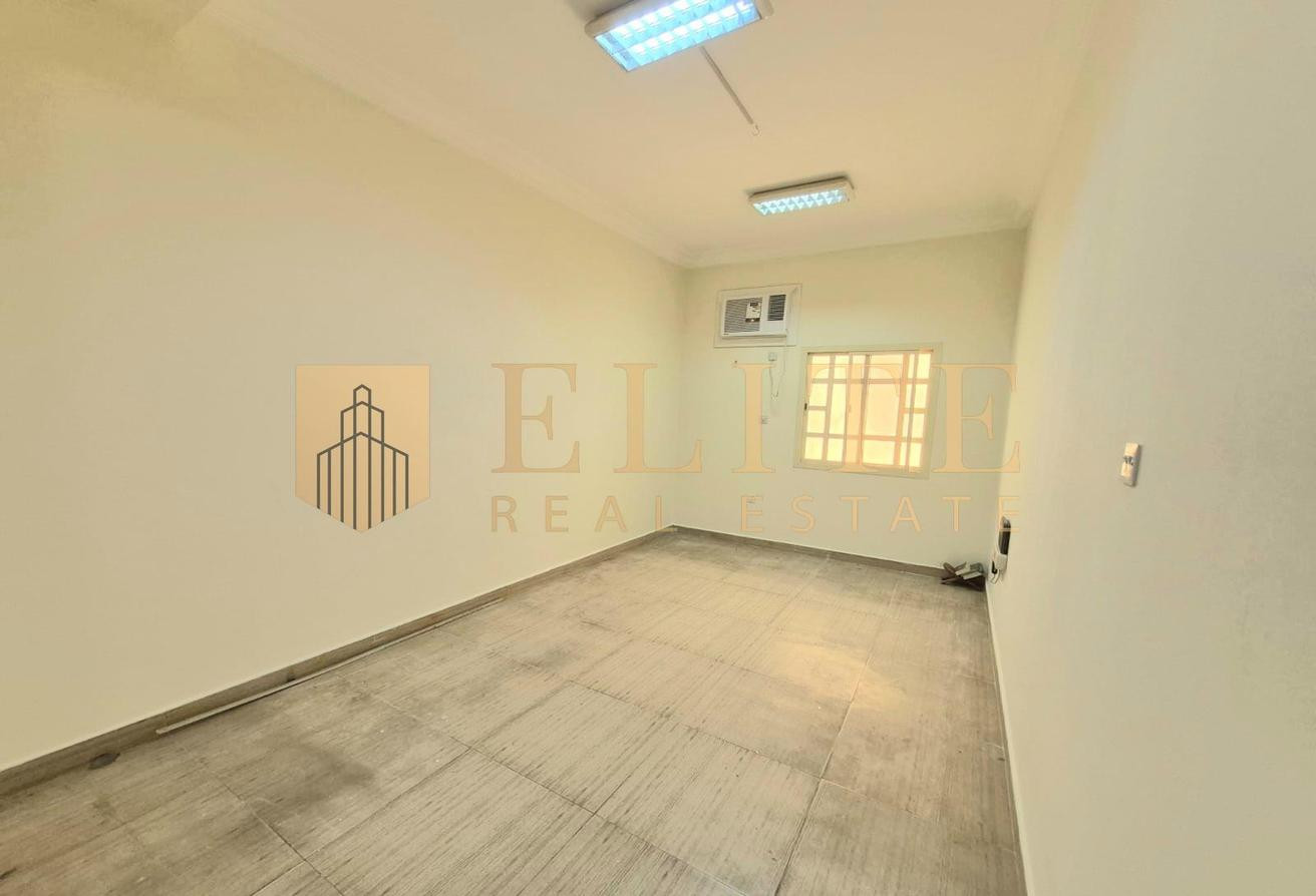 3BHK / Unfurnished /Utilities Included - Apartment in Al Hilal West