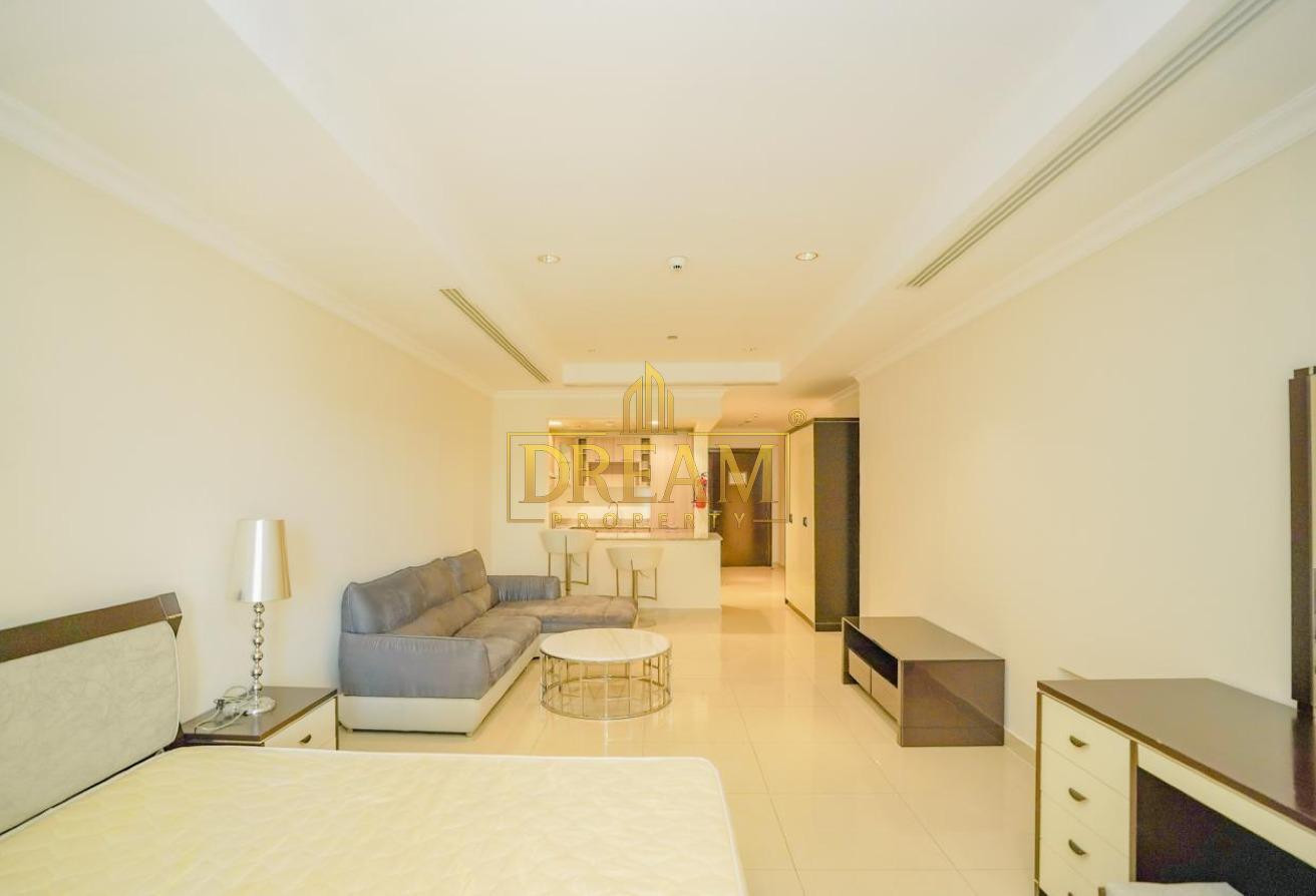 FF Studio With Balcony | Bills Included - Studio Apartment in Marina Gate