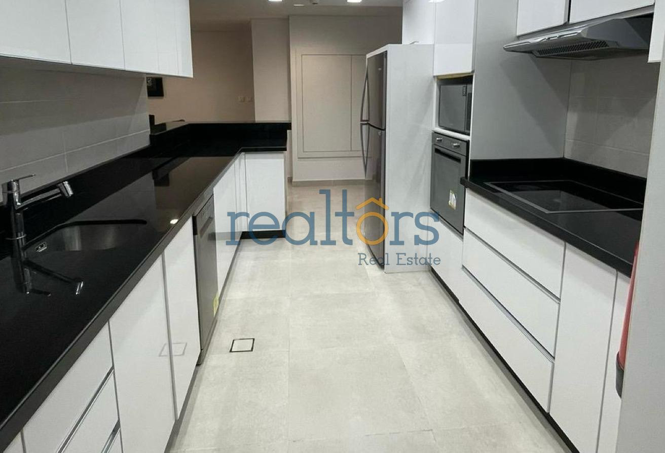 Direct Marina 1 Bed With Laundry Semi-Furnish - Apartment in Al Mutahidah Tower