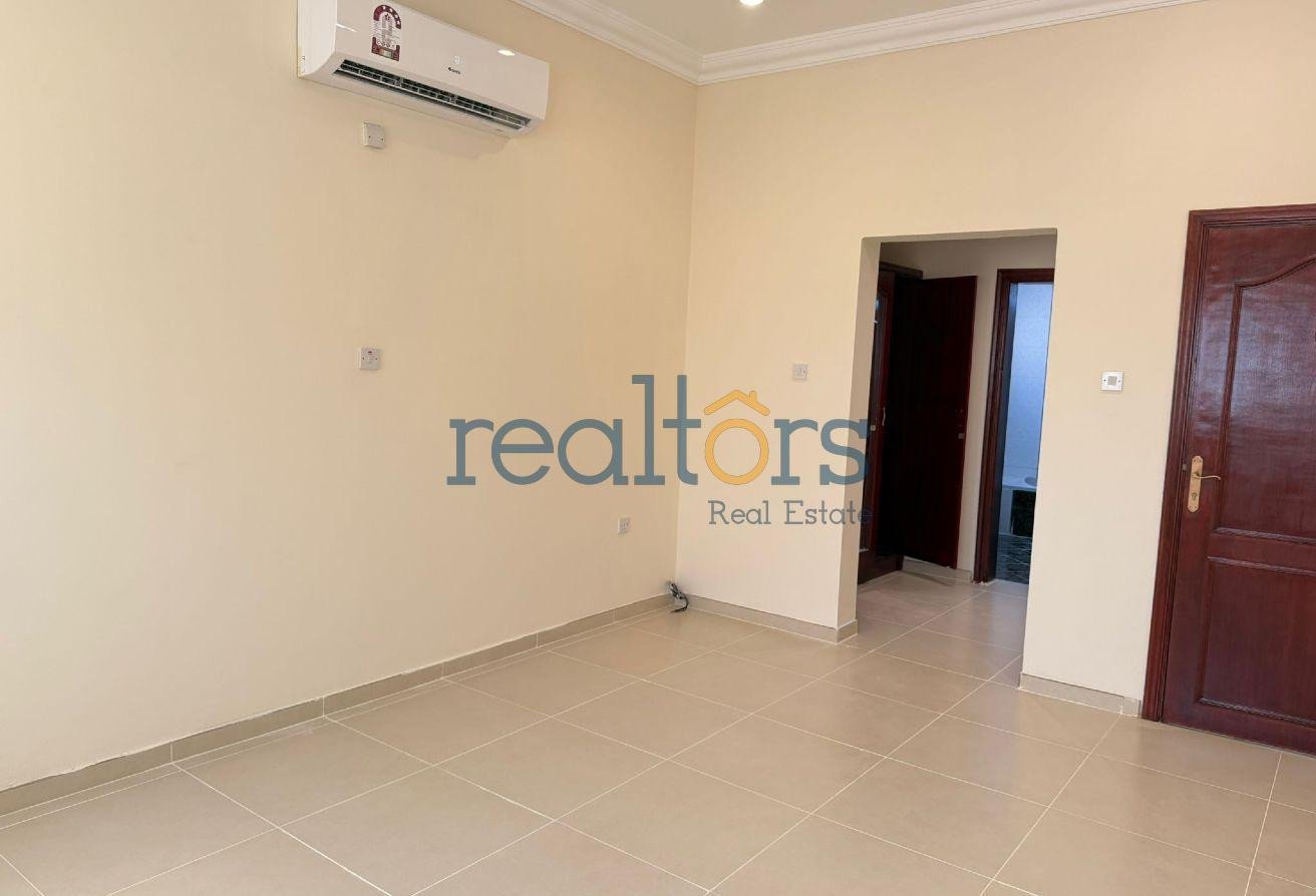 Elegant 5BR Villa with Garden in Al Hilal - Villa in Al Hilal