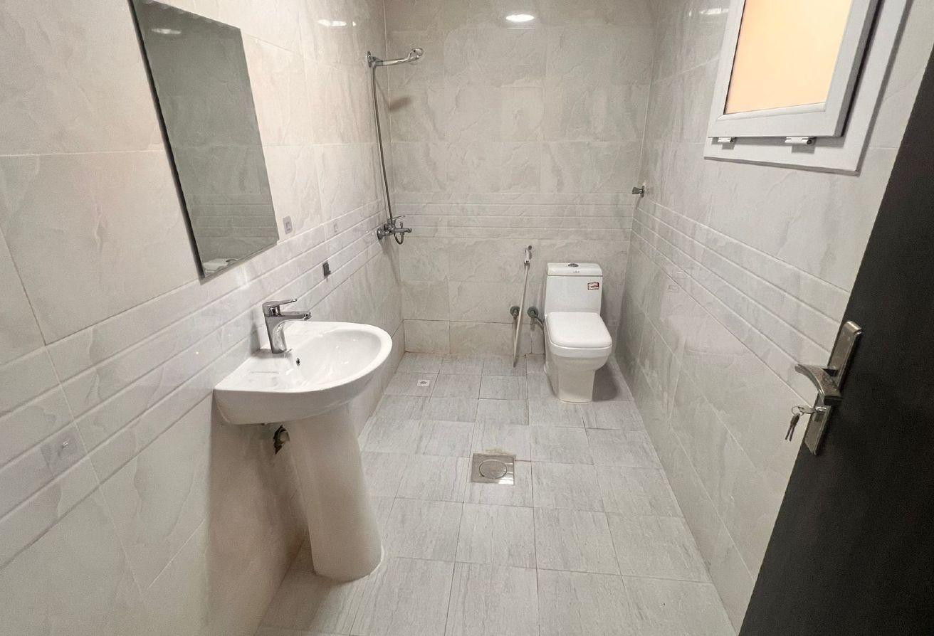 SPACIOUS 3 BEDROOMS IN ALKHEESA UN FURNISHED - Apartment in Al Keesa Gate