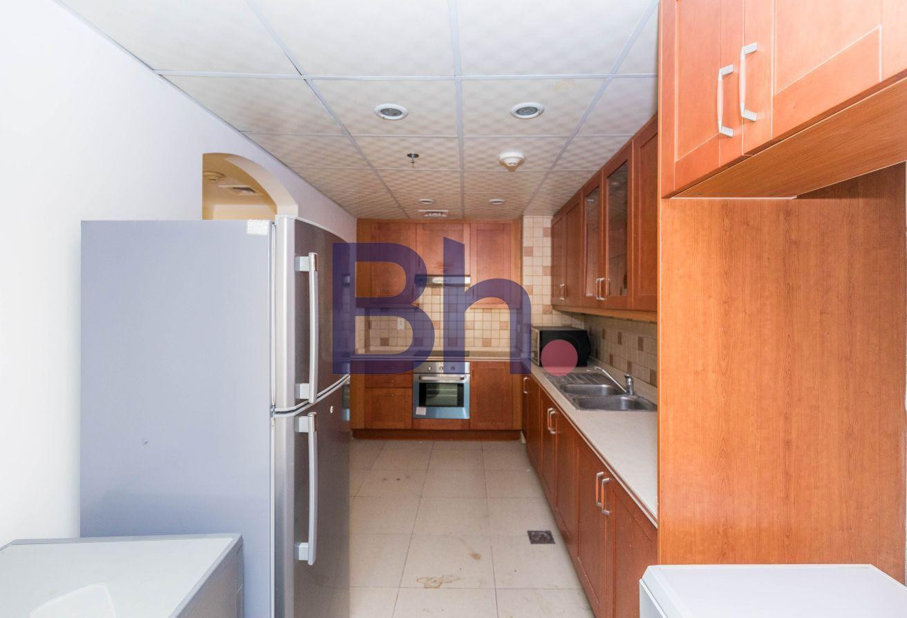STYLISH | 1 BEDROOM | SEMI FURNISHED | FREE MONTH