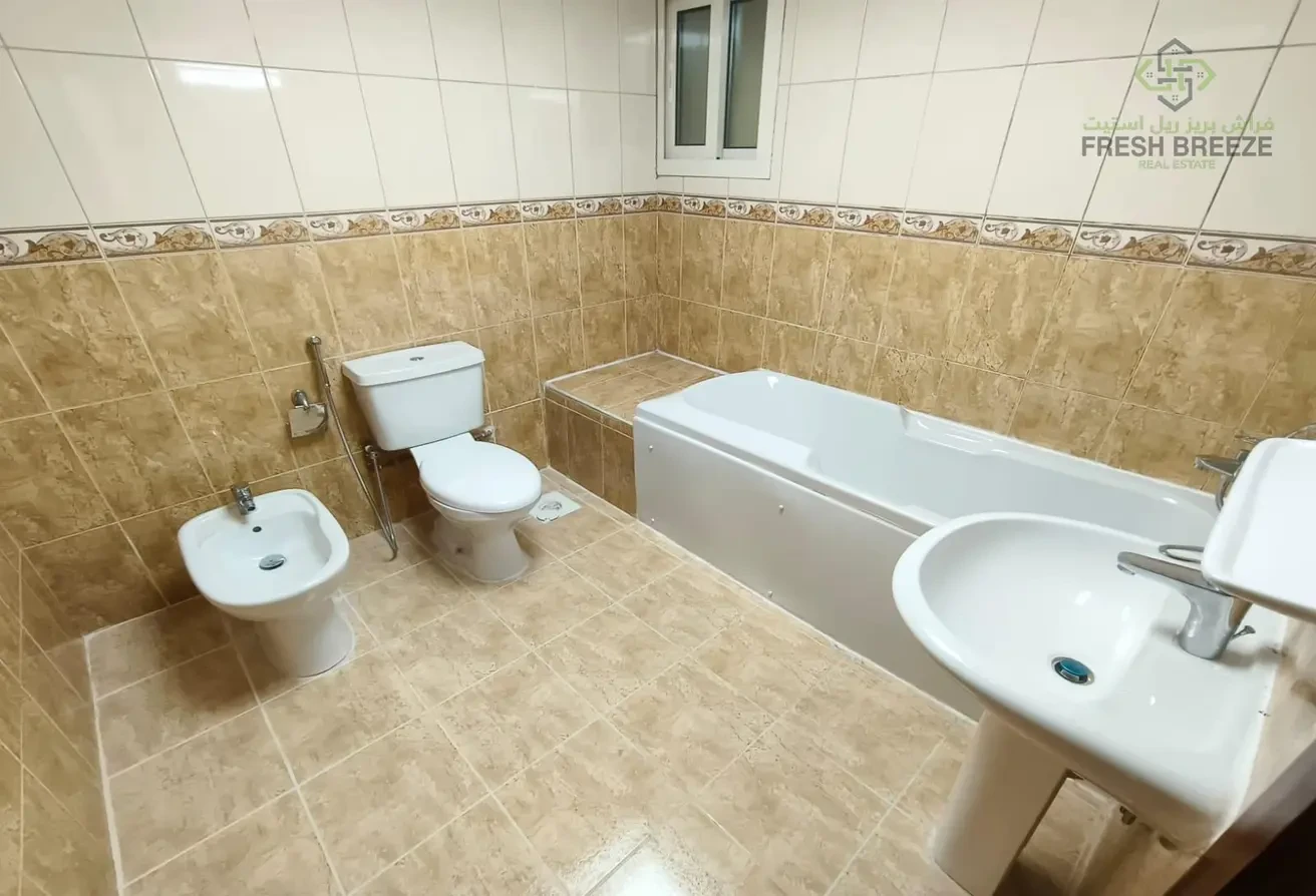 SPACIOUS 3BHK UNFURNISHED || BRAND NEW BUILDING - Apartment in West Porto Drive