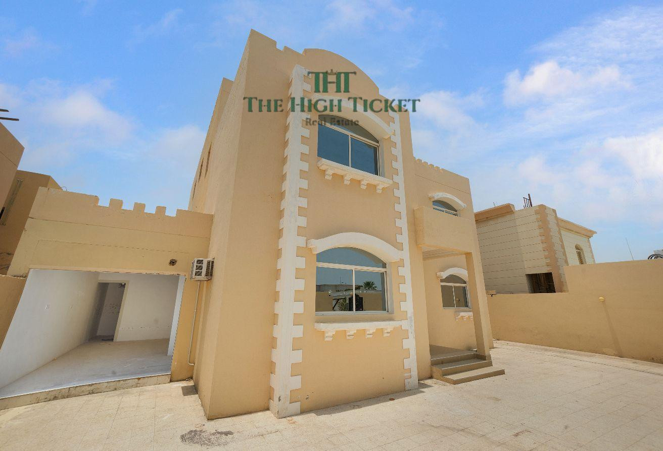 4BR villa Unfurnished in abuhamour