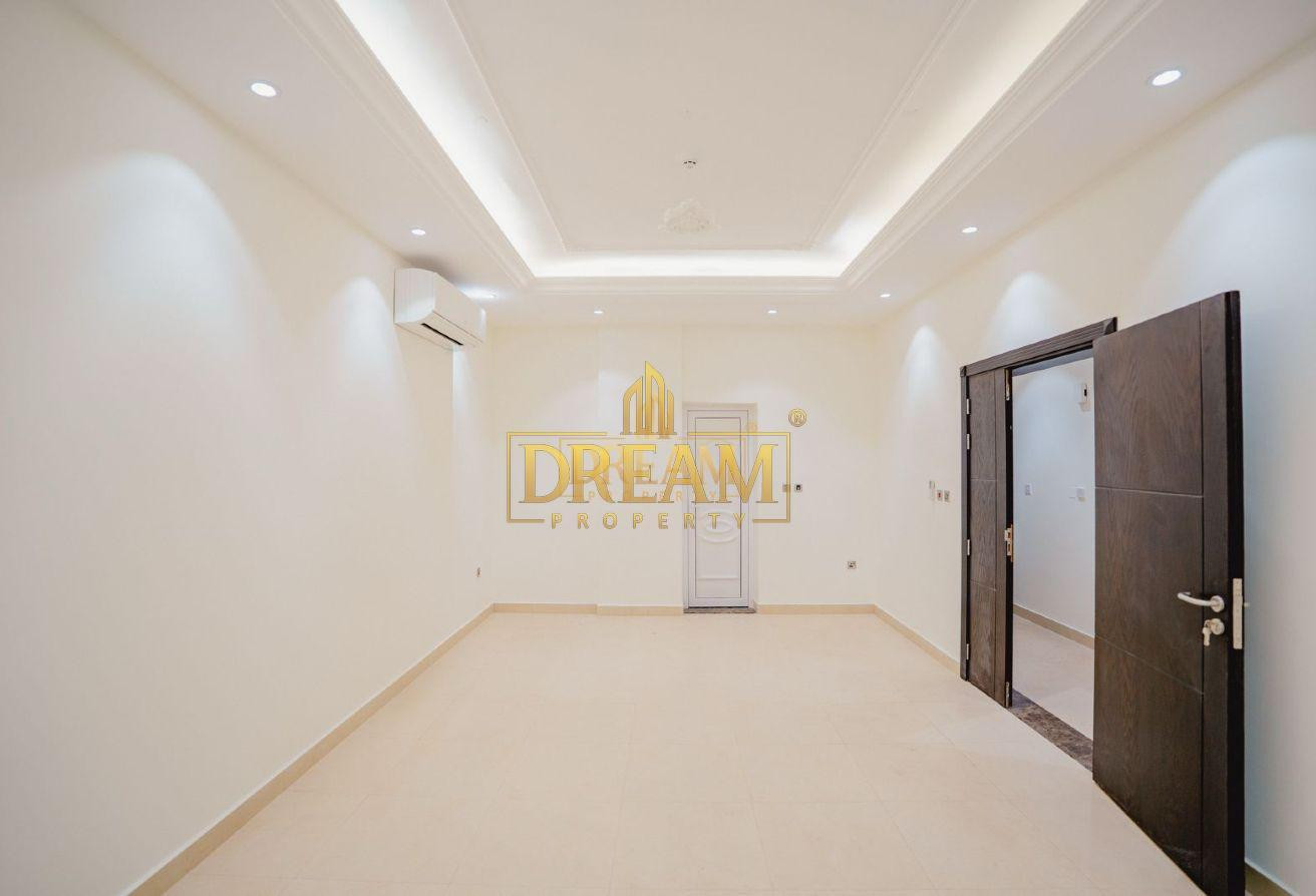 Elegant SF 3-Bedroom Apartment for Rent | Al Nasr - Apartment in Al Nasr Street
