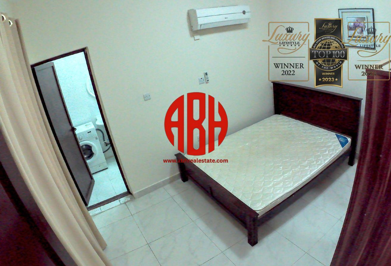 EXCLUSIVE OFFER | COZY 1 BDR UNIT | BILLS COVERED - Apartment in Wadi Al Shaheeniya Street