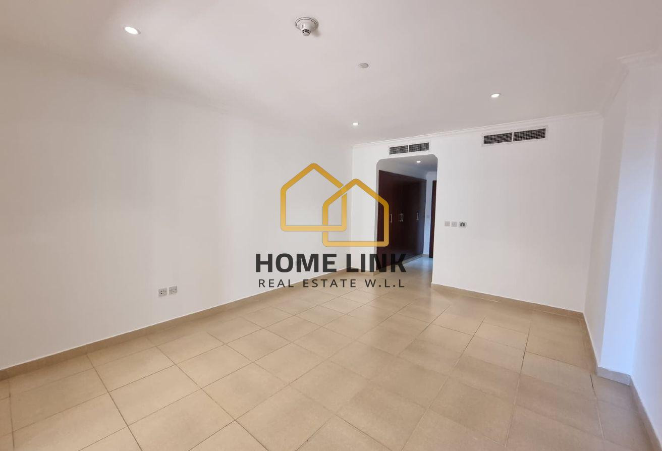 SPACIOUS AND COZY 1 BEDROOM SF APT IN THE PEARL - Apartment in East Porto Drive