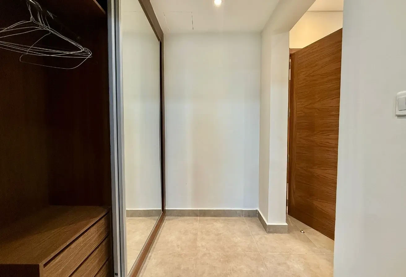 Spacious - Two Master Bedrooms - Lusail City - Apartment in Al Erkyah City