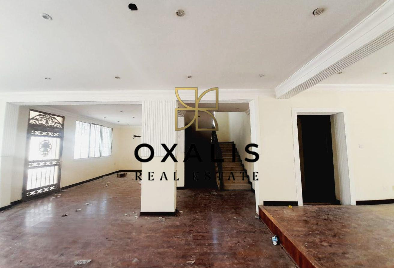 STAND ALONE VILLA | 3 BHK UNFURNISHED | AL NASR - Villa in Al Nasr Street
