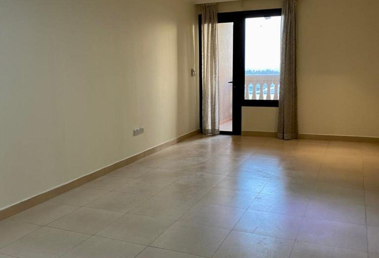 FOR SALE!AMAZING 1 BEDROOM-MARINA VIEW-TITLE DEEDS