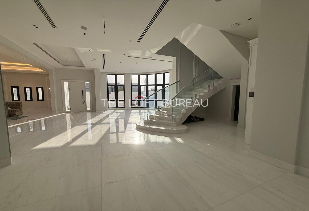 Luxurious 7 Bedrooms For Rent in Lusial - Villa in The Waterfront