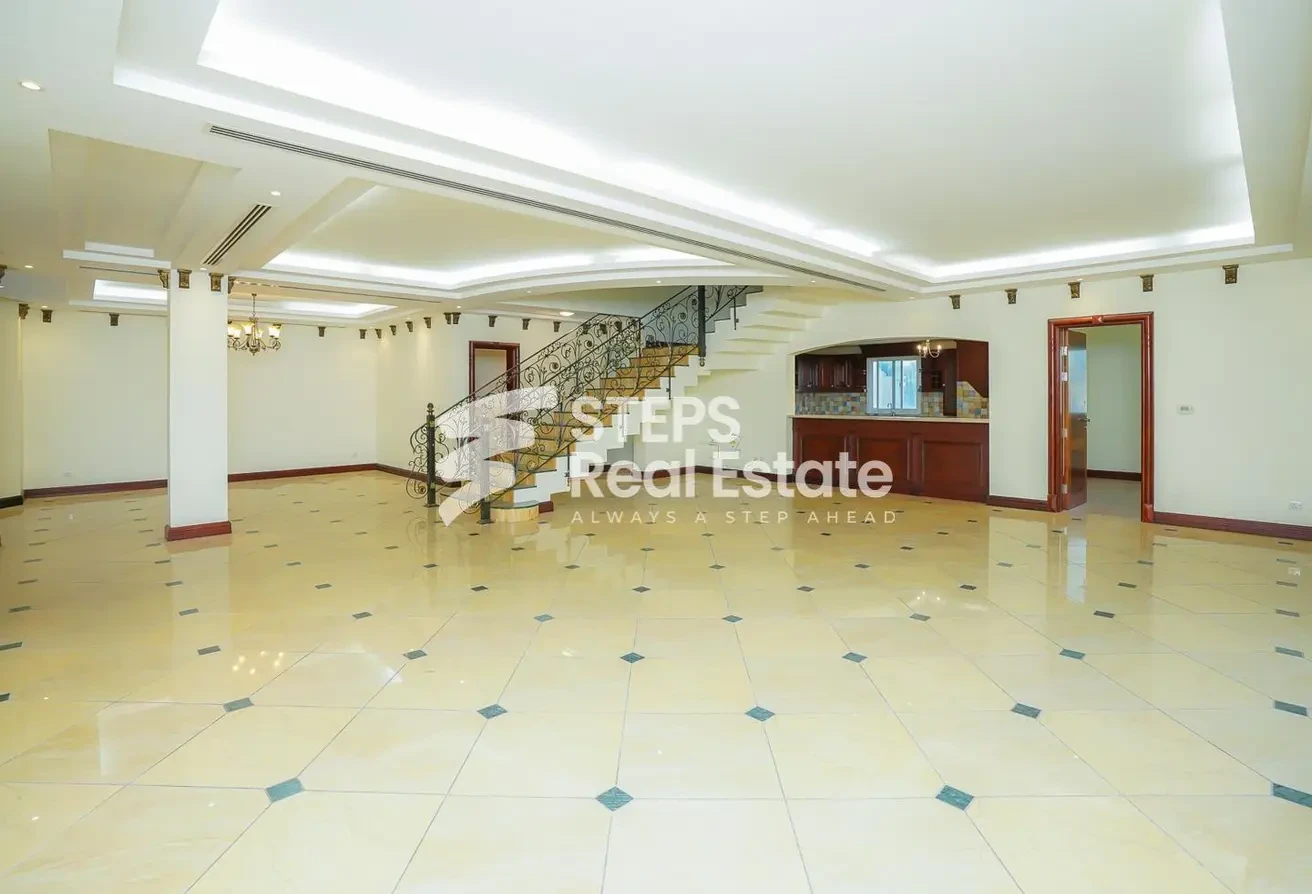Amazing Deal! 5BHK Compound Villa with Backyard - Compound Villa in West Bay Lagoon Street