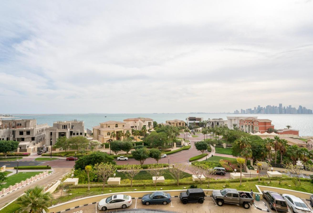 Spacious 2 BHK | Fully Furnished | Seaview Balcony - Apartment in Viva Central