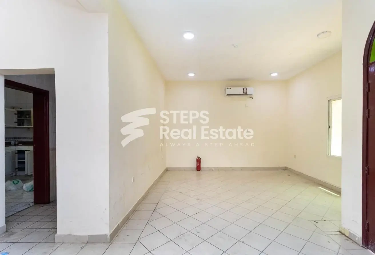 Large Villa in Compound for Staff for Rent - Villa in Umm Al Seneem Street