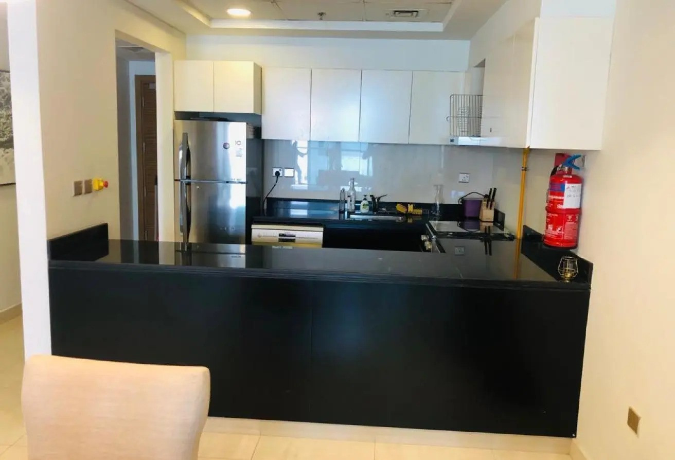 HURRY UP / GOOD INVESTMENT / STADUIM VIEW