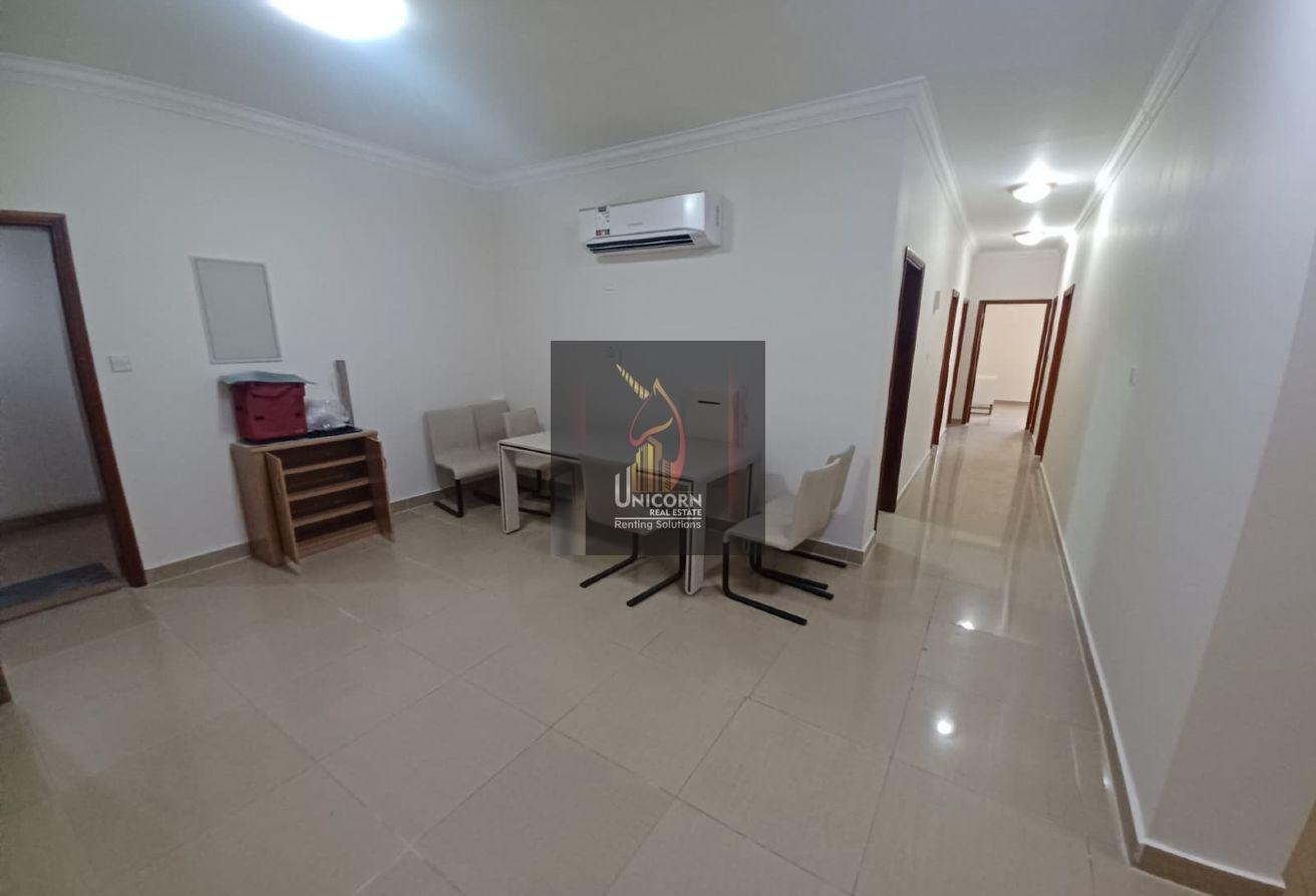 Well-Kept 3-Bedroom | Unfurnished - Apartment in Al Nasr Street