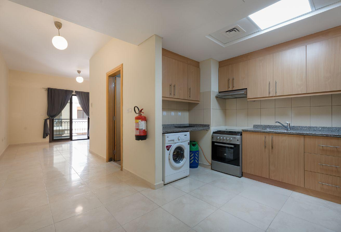 COZY STUDIO APARTMENT | SEMI FURNISHED WITH BILLS - Apartment in Residential D6