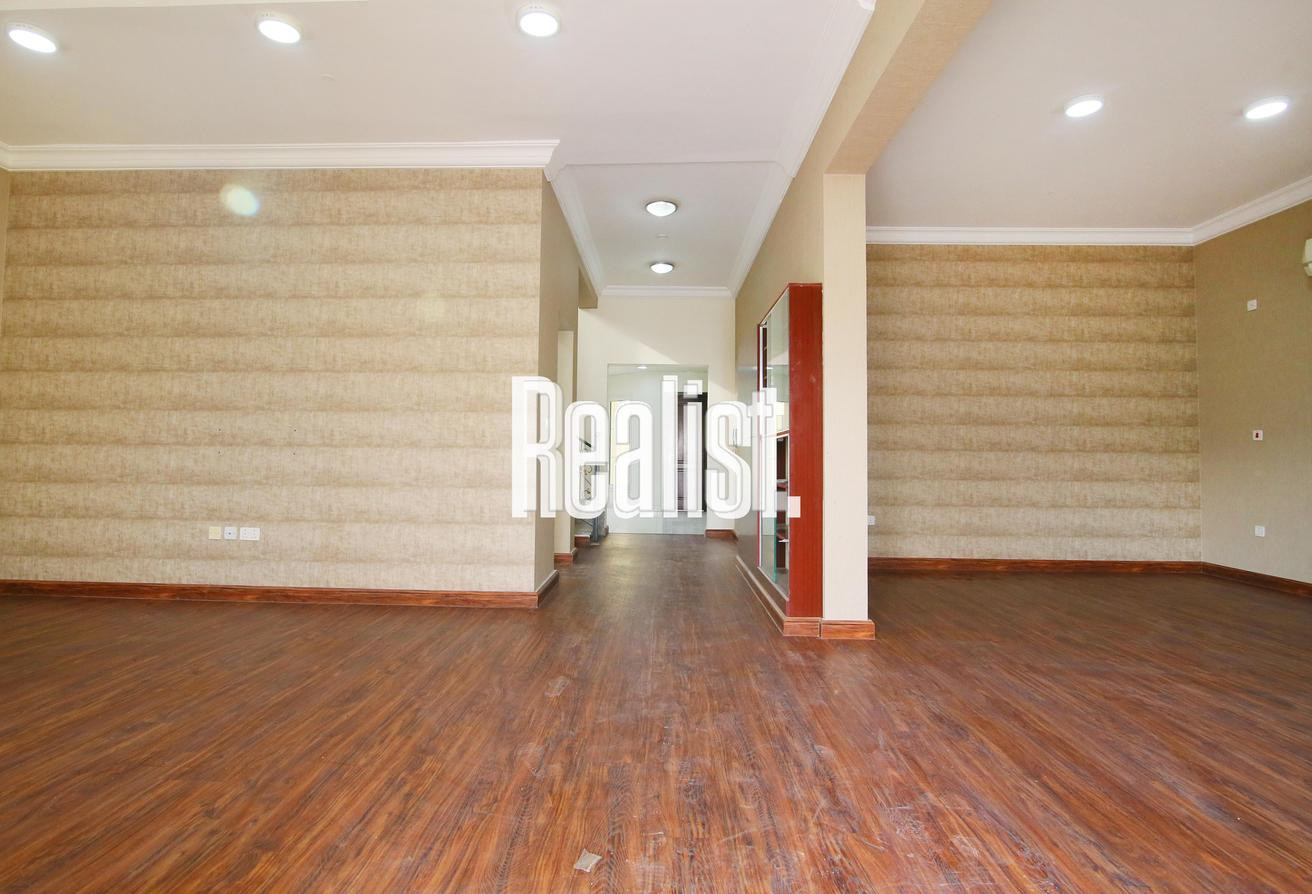 For Rent in Al Duhail Area, 4BHK Stand Alone Villa - Villa in Street 870
