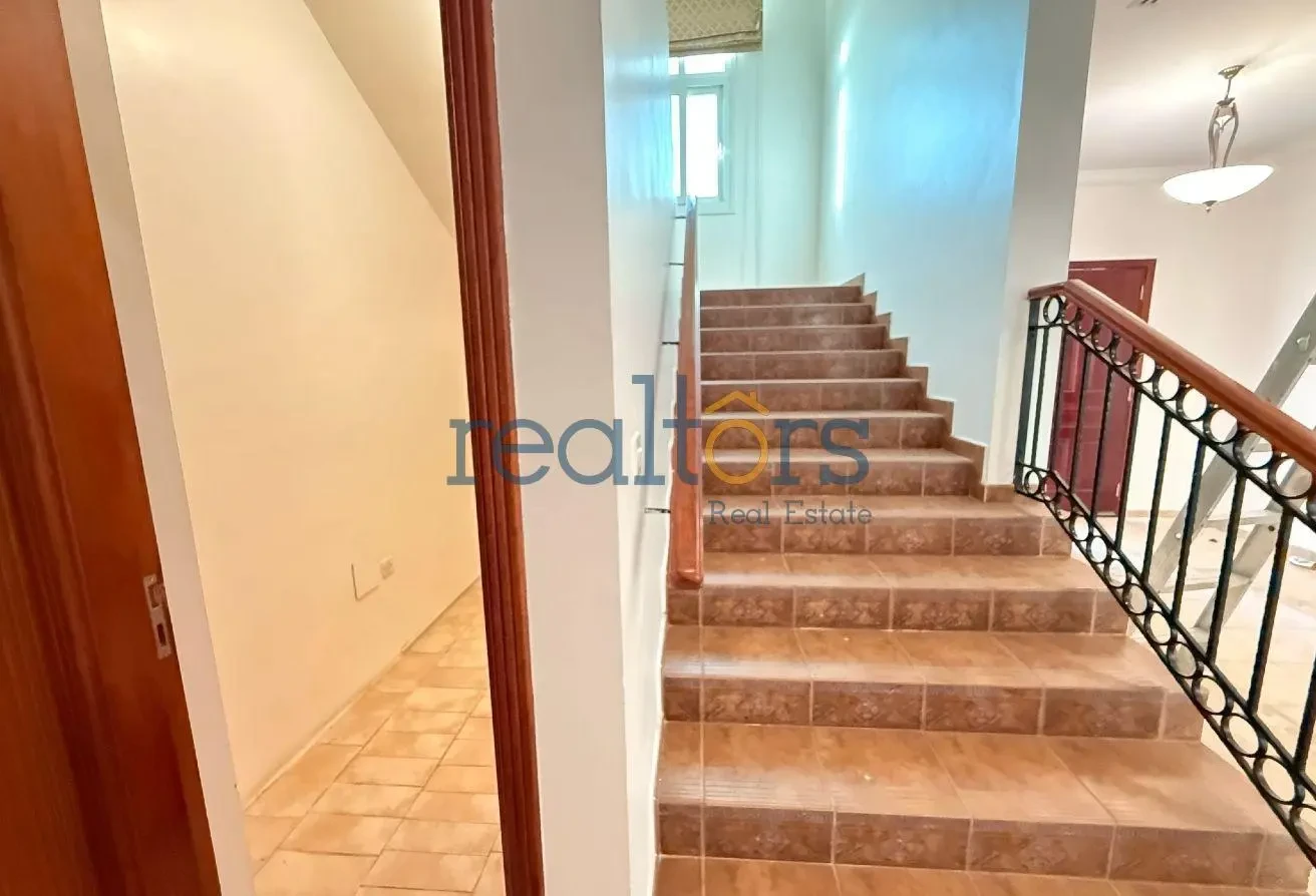 3BR Villa Plus Maid Room in Ain Khaled Compound - Compound Villa in Wadi Al Shaheeniya Street